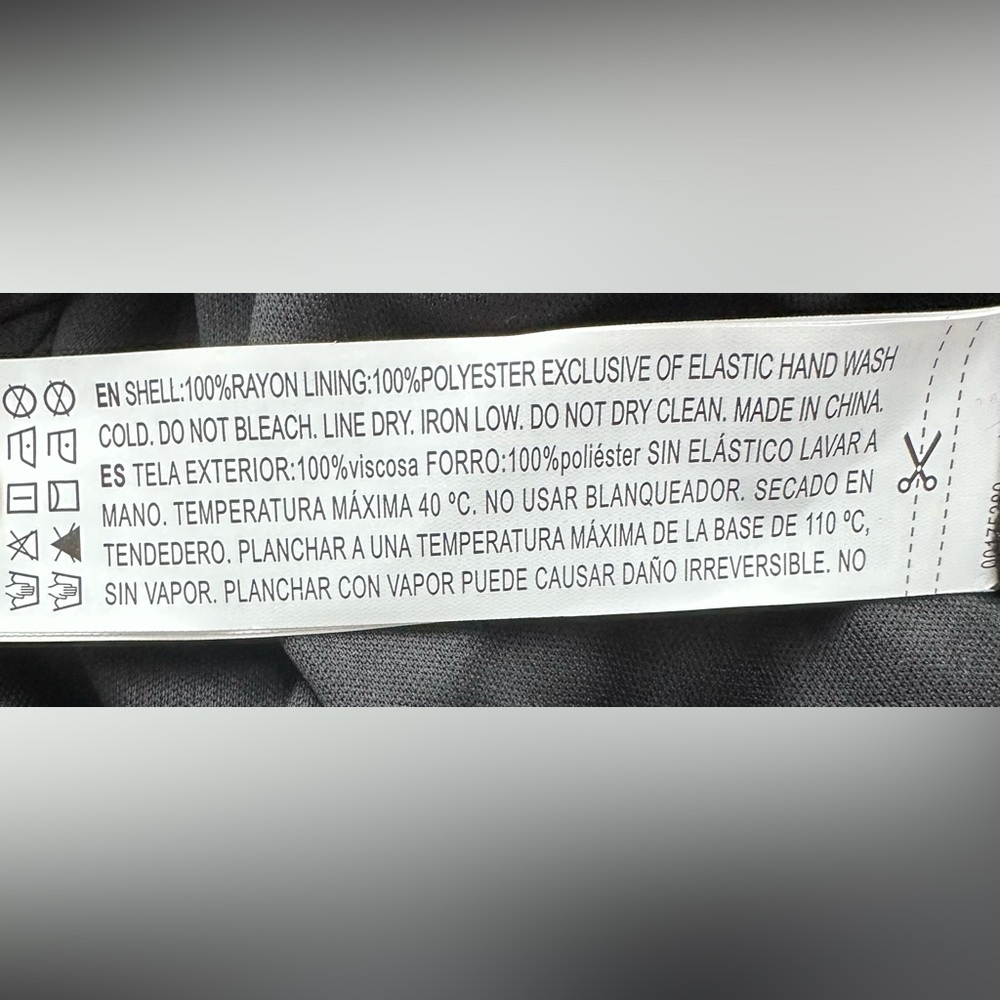 NWT Forever 21 Black and Floral Off the Shoulder Crop Top in Womens Size Medium - Picture 5 of 6